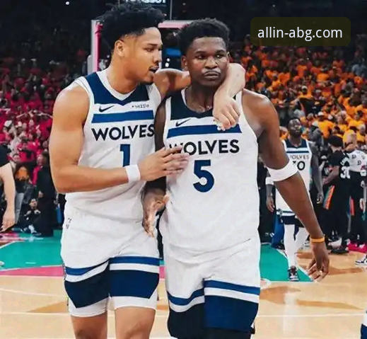 NBA季后赛最新动态：尼克斯队史得分纪录诞生，欧博ABG用户直击47分大胜